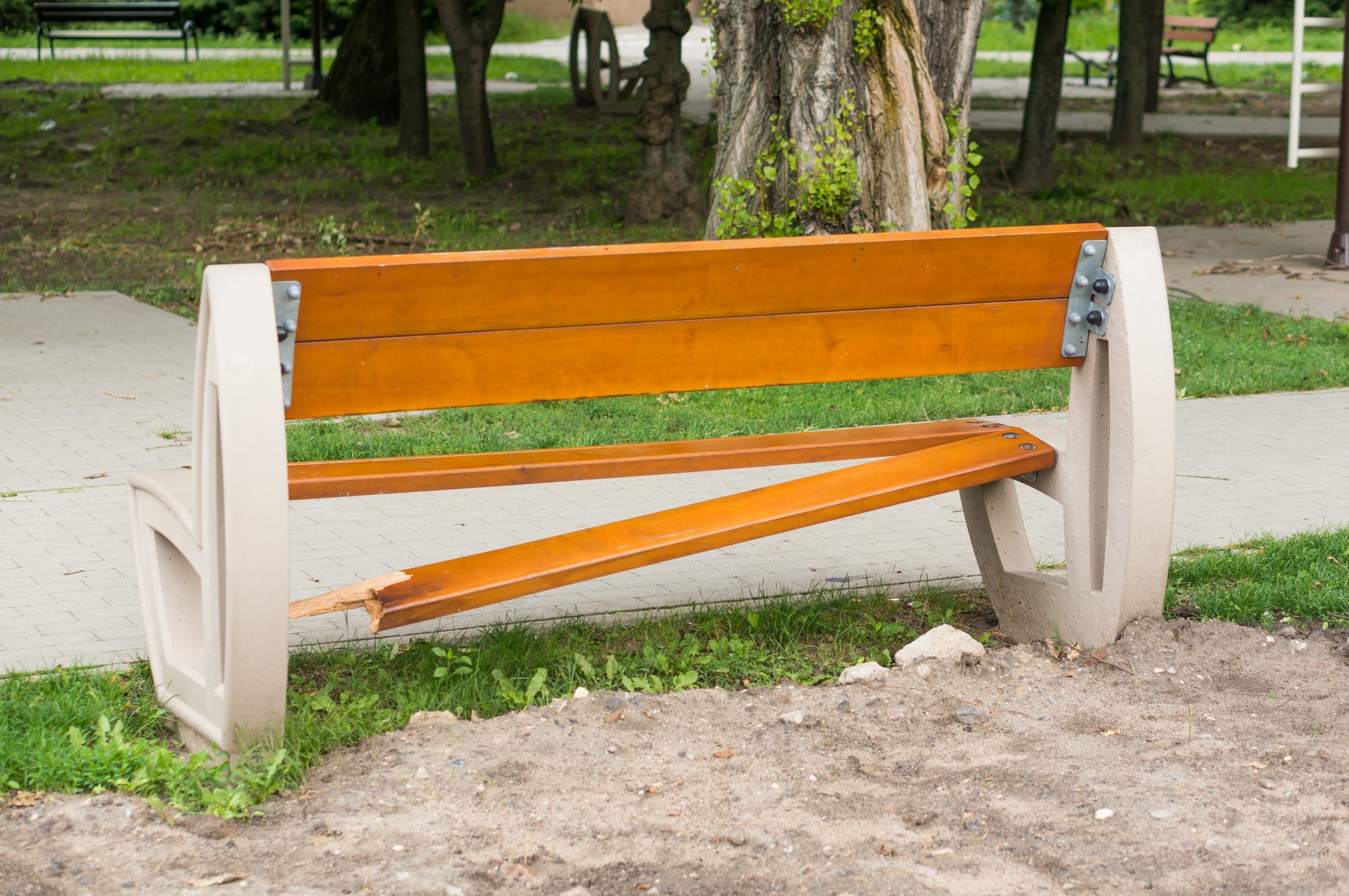 Vandalisme dans les parcs de SaintConstant Le Reflet