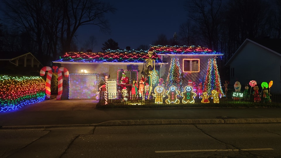 Le Soleil de Châteauguay Secret Queen présente sa maison illuminée de