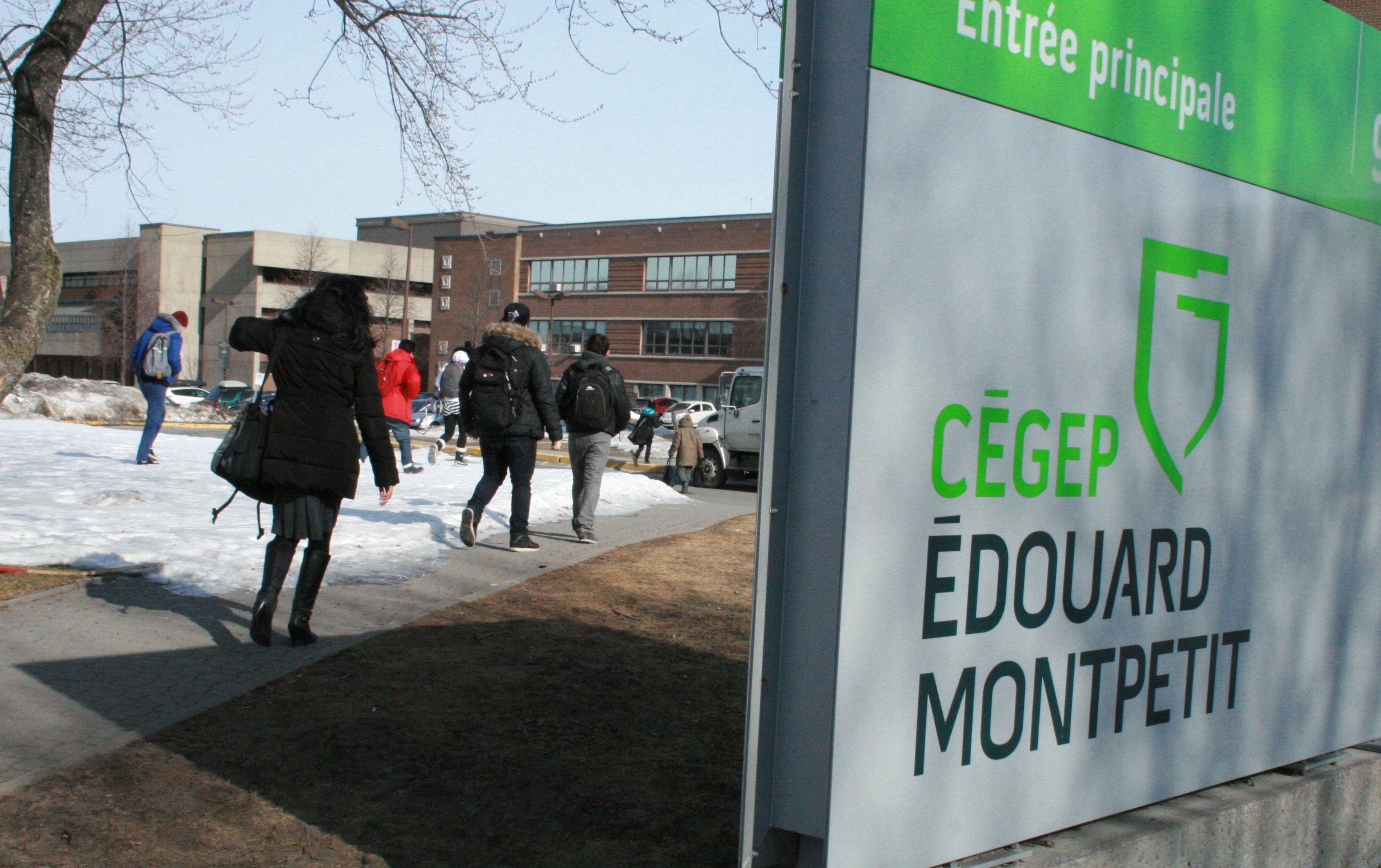 Le Courrier Du Sud Les Etudiants Du Cegep Edouard Montpetit Votent Pour Deux Jours De Greve