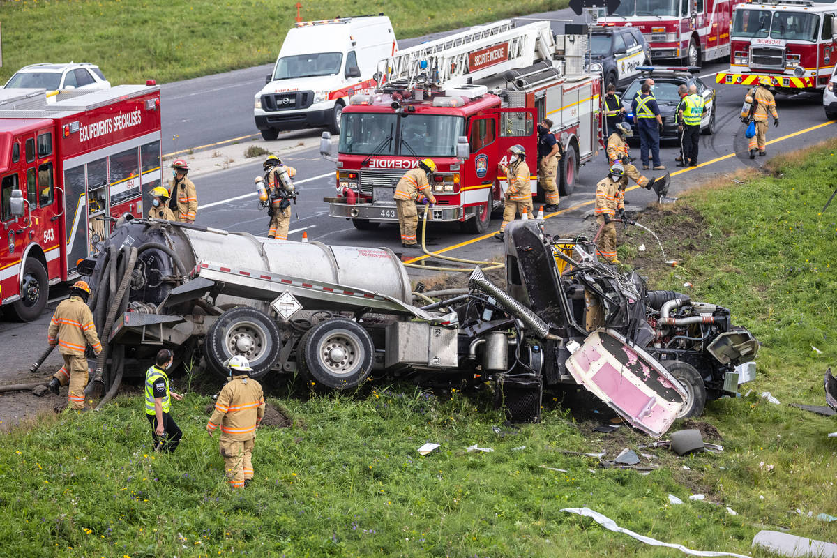 Le Courrier Du Sud | Photos - Un Camion Se Renverse Sur L’autoroute 30